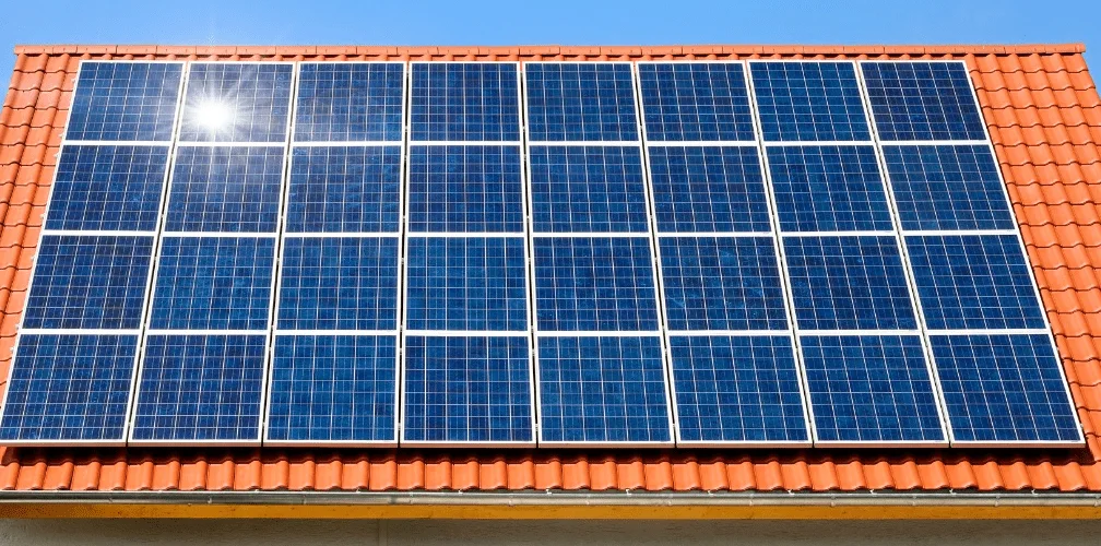 ESTUDO COMPARA EFICIÊNCIA DE 37 SISTEMAS FOTOVOLTAICOS.